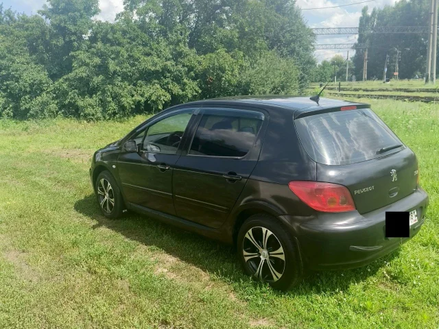 Фото: Продам Пежо 307.ЦЕНА 350 ТЫС.РУБ.2002г.в.Двг-2.0 коробка-АВТОМАТ,муз(андроид), 4элк,стекла.подогрев пер.сид.кож.чехлы.ти