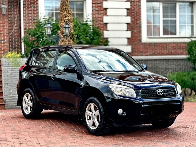 Фото: Продам Toyota RAV-4 2006 года выпуска эксплуатации с 2007 года. Гаражное