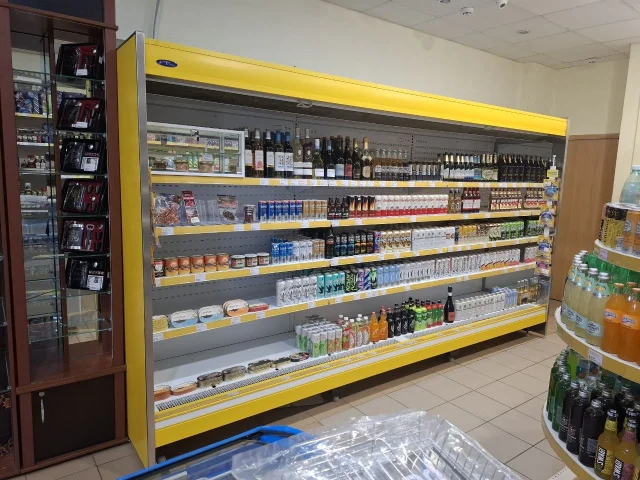 Фото: Продам холодильную витрину Техно Холод , собраную на предприятии НПП Технохолод в г. Харькове . Состояние почти новой ,