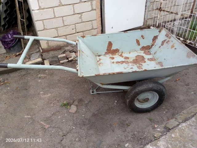 Фото: Продам тачку садовую. Новая резина. Луганск цена 3500 руб