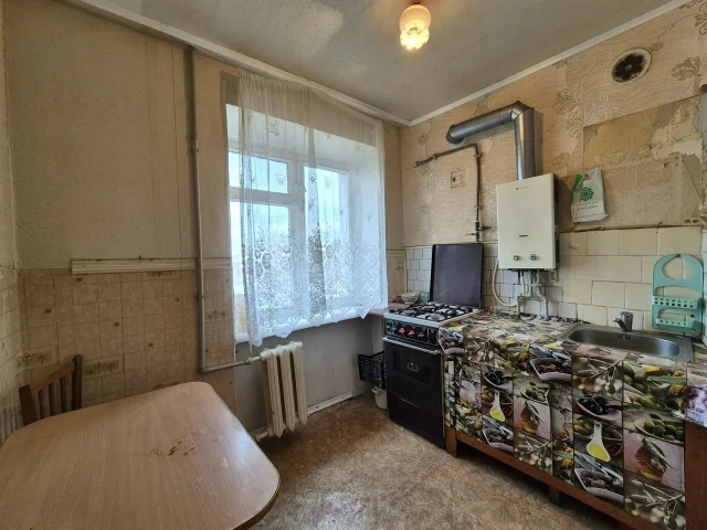 Фото: Продам 2х ком.кв-ру, ул.Судейко 10, 3/5. Дом кирпичный, не угловая, хорошая планировка, комнаты раздельные -на две сторо