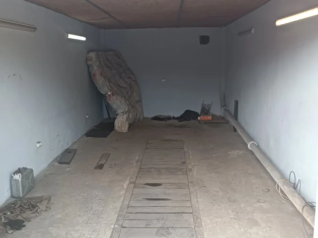 Фото: Горловка. Продам гораж Калининский район, кооператив " Восточный" Поклонск, район магазина Комсомолец,(первый ряд со сто