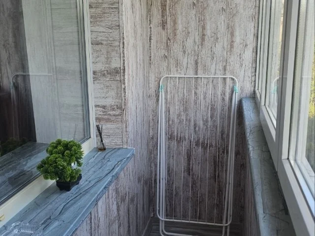 Фото: 💬 Описание: СДАЕТСЯ ПОСУТОЧНО ЛУГАНСК🚪