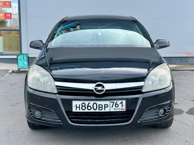Фото: Opel Astra H рестайлинг 2006 год объем двигателя 1,6 бензин на максимальной комплектации подогрев сидений климат контрол