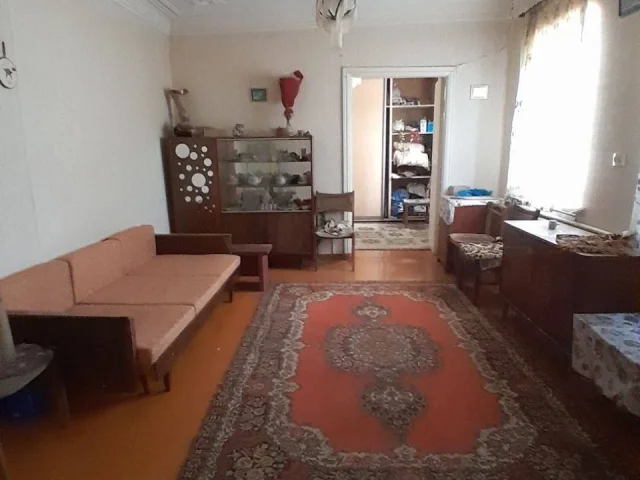 Фото: В продажу предлагается часть дома  2 комнаты Левый берег, пер. Февральский.  Дом стены шлакоблочные, крыша шифер ,39,8/ 