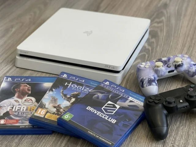 Фото: Игровой комплект Sony PlayStation 4 + VR