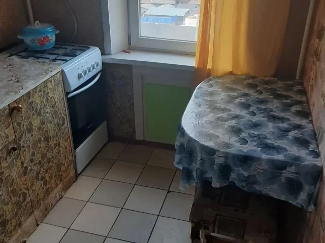 Фото: Сдам 1к. гостинку на 6м этаже (9 этажей дом), Центральный район, ориентир 17 МКР, улица 50 лет СССР