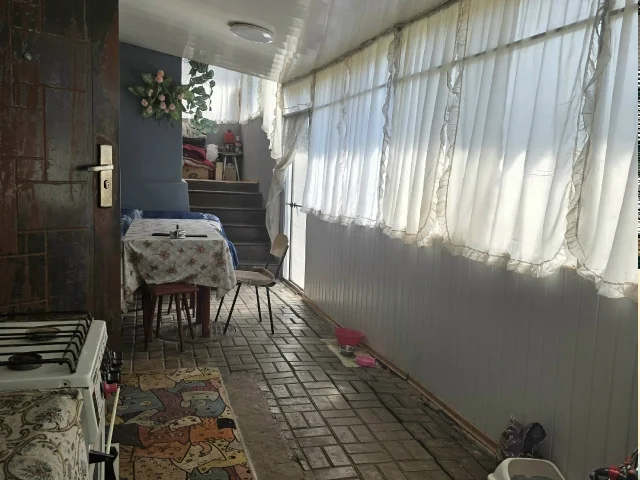 Фото: Продам дом ул. Герцена, р-н мойки Ретро, общ.пл. 70 кв.м., дом двухэтажный, на первом этаже сан узел, кухня, зал, на вто