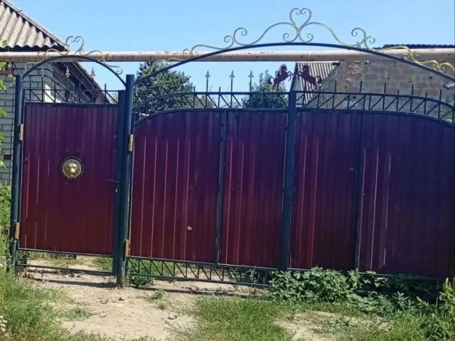 Фото: Уникальное предложение! Продается просторный дом на 130 м², который ждет нового хозяина с вдохновением для косметическог