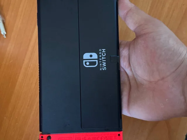 Фото: Продам Nintendo Switch в отличном состоянии в комплекте зарядка ну всё что на фото