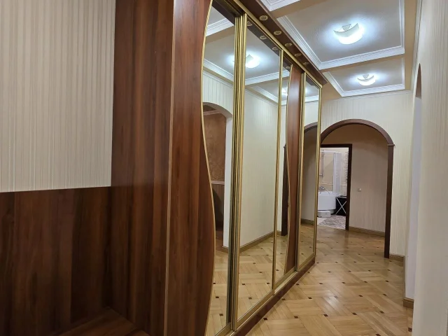 Фото: Продам трехкомнатную квартиру