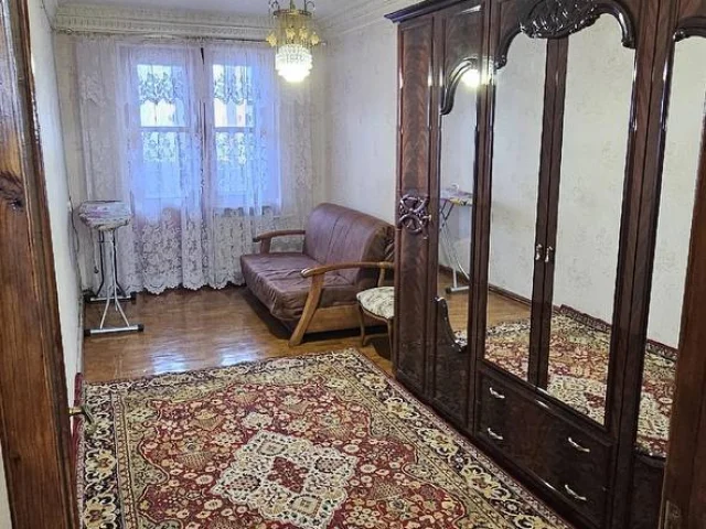 Фото: Сдается 3 комнатная квартира, Калининский район, парк Строитель. В квартире имеется все для проживания. 7 этаж. Вода по