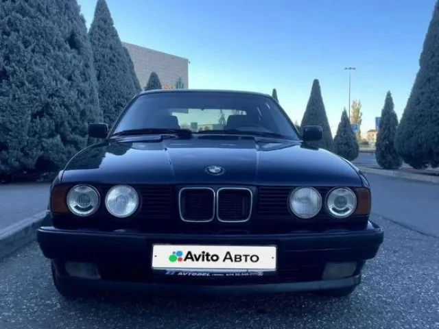Фото: Легенда 90-х.авто на полном ходу. 2.5 бензин/газ.на механике.Машина в семье больше 10 лет.родной пробег 450т на родном м