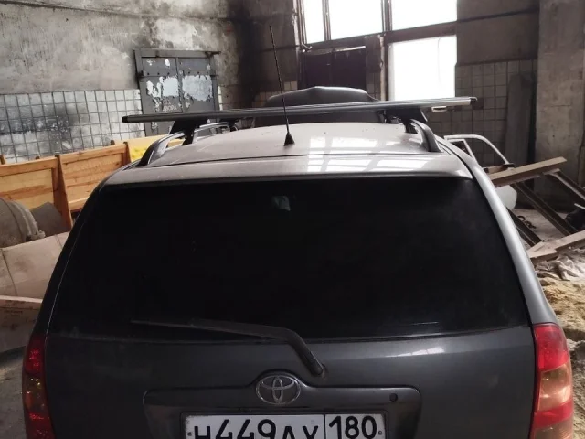 Фото: Продам свой автомобиль Toyota Corolla 2005 года после ДТП, универсал Е130, МКПП 5 ступ