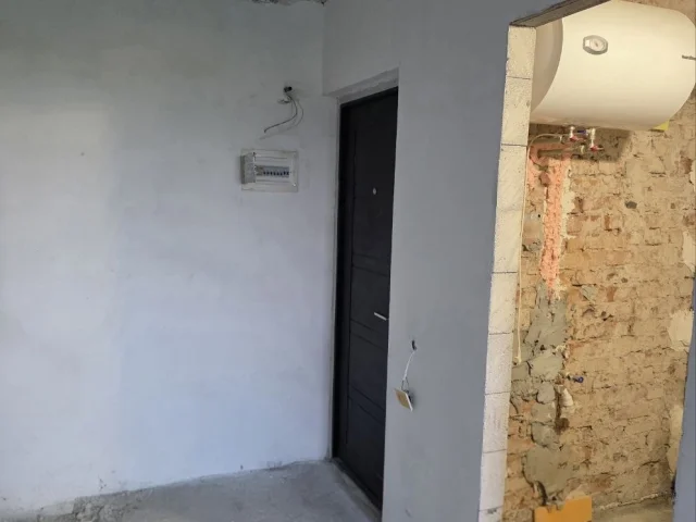 Фото: Продаётся однокомнатная квартира в г. Геническе, с современной планировкой под чистовую отделку, по адресу Курасова 10 н