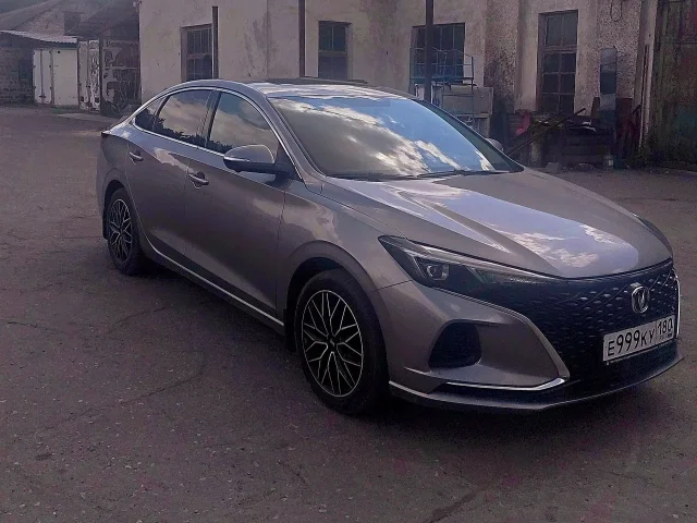 Фото: CHANGAN EADO PLUS