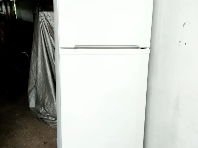 Фото: Продам двухкамерный холодильник NORD в отличном рабочем состоянии. Холодит и морозит. Размеры В170 Ш60 Г60см. Помогу с д