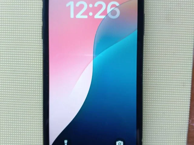 Фото: iPhone XR 128 гб 8500 р . Алчевск Стаханов Первомайск