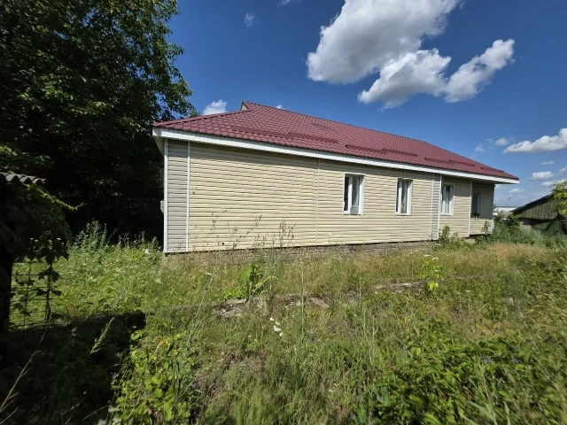 Фото: Продам дом по ул. Григоращенко, дом 123, 2 кв, два зала, три спальни, между комнатами коридор, спальные комнаты все разд