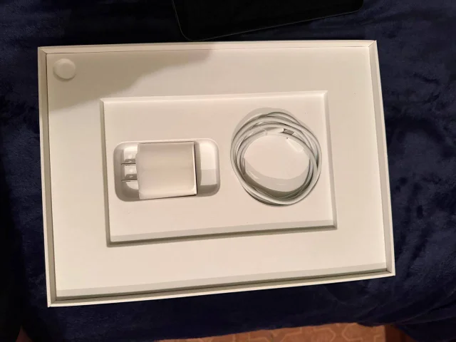Фото: Продам iPad Air 5 поколения