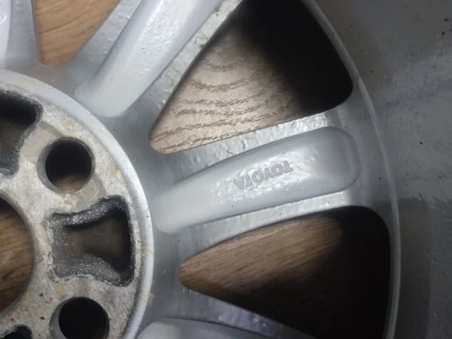 Фото: Комплект оригинальных дисков TOYOTA R 18 (18*7.5 j 32 5*139.7) с резиной 265/60 R 18. Диски в хорошем состоянии, резина 