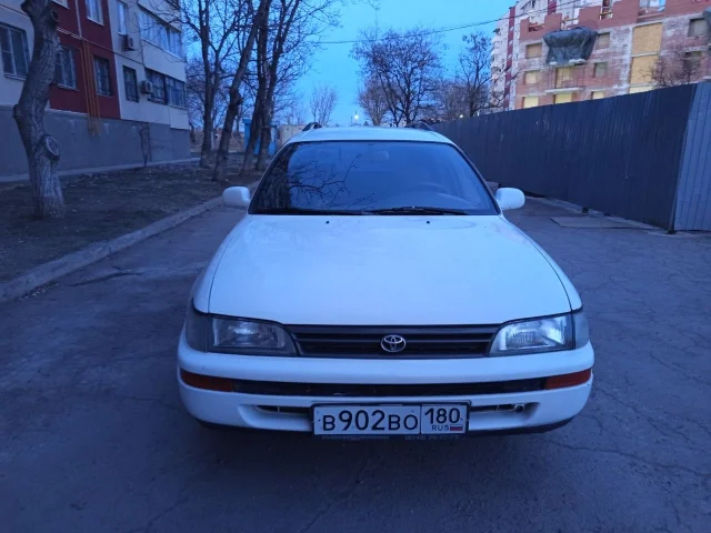 Фото: Тойота Корона 1996 г..двс1,3.механика,