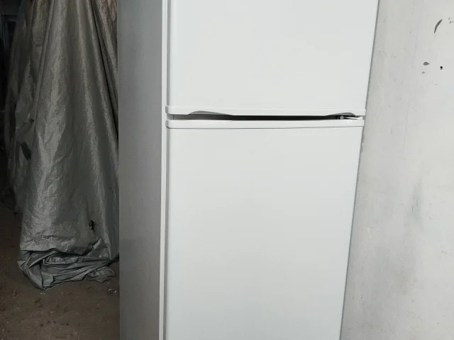 Фото: Продам двухкамерный холодильник  NORD в отличном рабочем состоянии. Холодит и морозит. Размеры В160 Ш60 Г60см. Помогу с