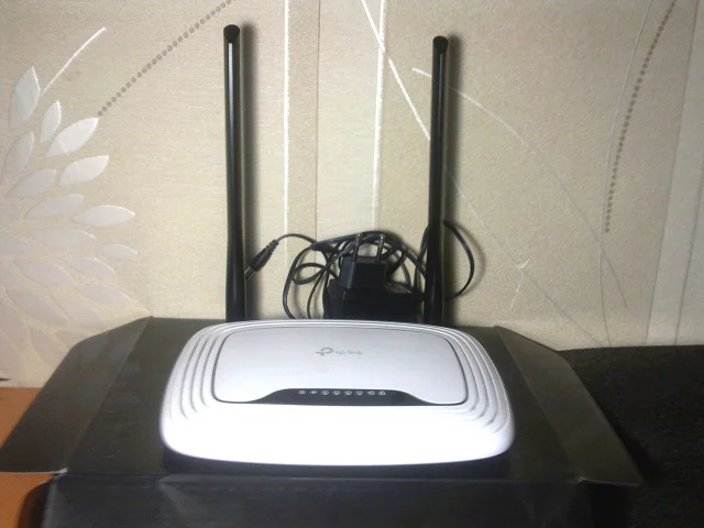 Фото: Wi-Fi-роутер TP-Link TL-WR841N. Частоты Wi-Fi: 2.4 ГГц. Макс. скорость: 300 Мбит/с. б/у в идеальном состоянии. 500 руб