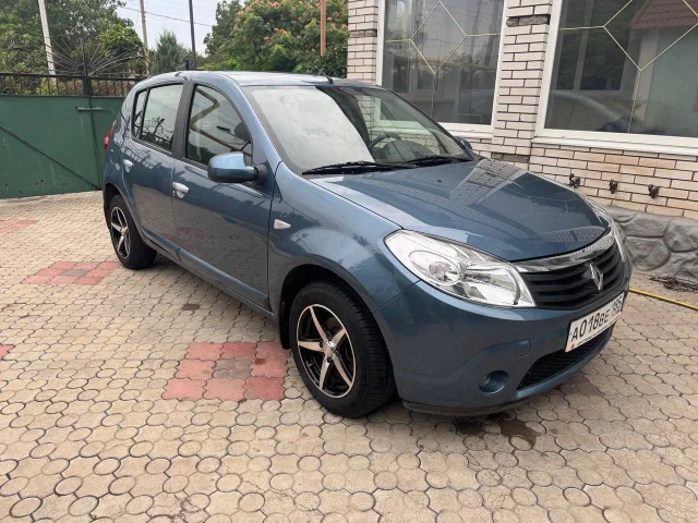 Фото: Продам Renault Sandero 2011г. Покупалась в салоне Запорожья, пробег 45т.км, 100% орегинал