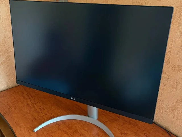 Фото: LG UltraFine 27UP850K-W 4К. Идеальное состояние, без дефектов и битых пикселей. Только Луганск. Только самовывоз. Цена 2