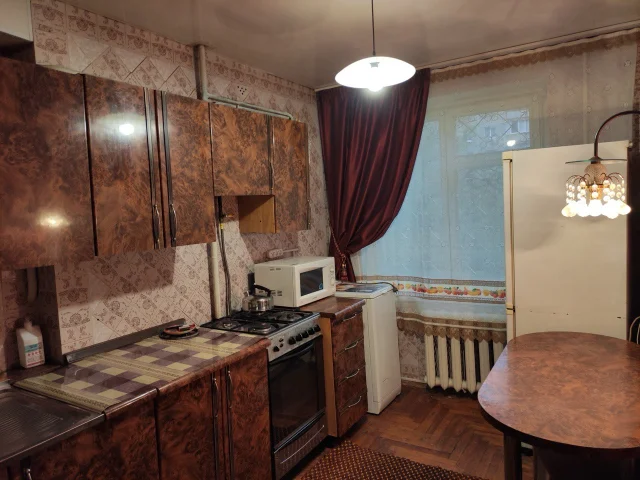 Фото: Сдается 3-комнатную квартиру в Центральном районе по пр. Металлургов.Ориентир "центр занятости", рынок Эдельвейс, 65 шко