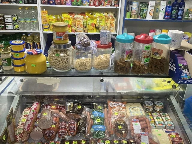 Фото: Продам холодильную витрину 1,3 м в хорошем рабочем состоянии. Цена-20000 руб. Тел ☎️ Свердловск