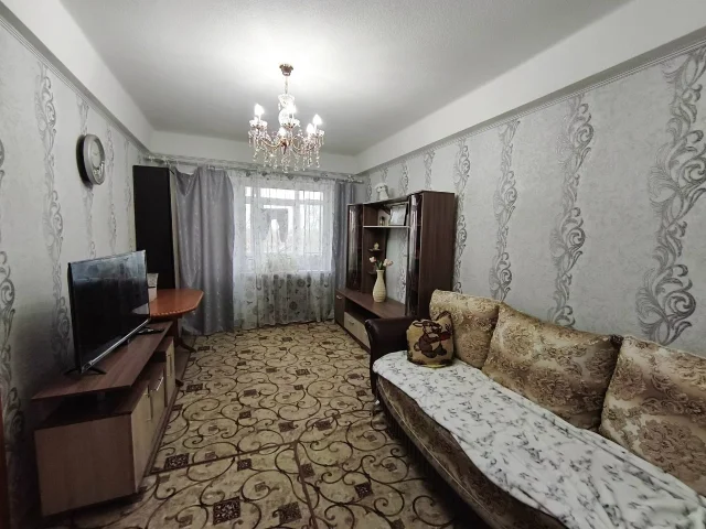 Фото: Новый объект 🔥🔥🔥Продам 3х ком.кв-ру пр. Ленина 132, 5/5, 39 кв.м. крыша не течет!!! Французский балкон, окна ПВХ , пол л