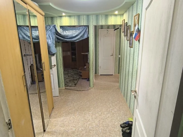 Фото: Продам 3х комнатную квартиру 5эт./5 дома.г.Стаханов ул.Н.Курченко.Общая площадь 73 кв/м.Чешская планировка.Комнаты изоли