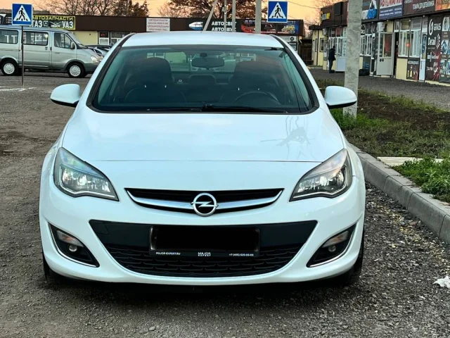 Фото: Opel Astra J