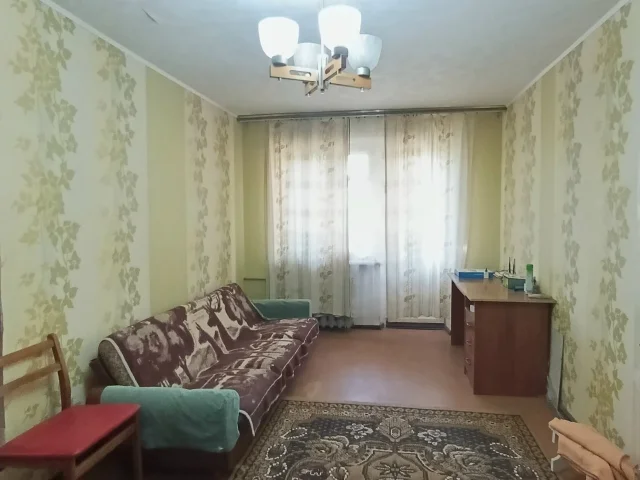 Фото: Продам 2 ком. кв-ру, ул. Гагарина 39, 3/4. Общая площадь-44,6 м.кв, окна пластиковые, комнаты смежные. Заменены стояки о