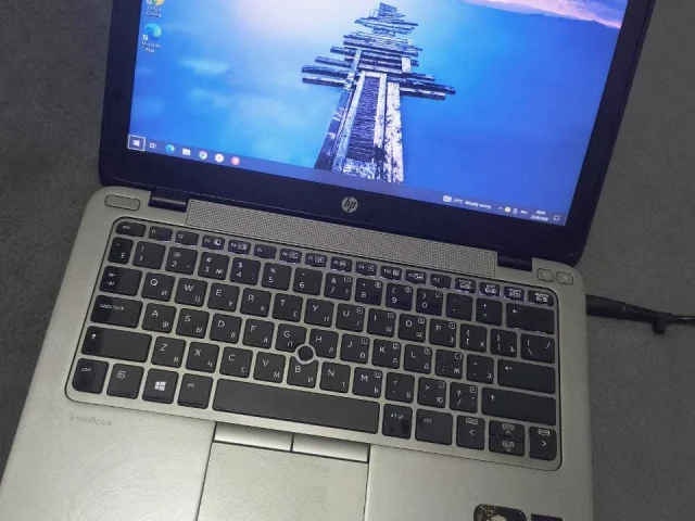 Фото: Продам ноутбук HP EliteBook 820 ( есть проблемы с подключением к Wi-Fi, подключается раз через раз, нужно заменить модул