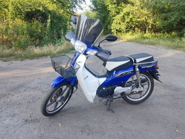 Фото: Продам НОВЫЙ Honda Super Cub. 2026 год. Объем 49,9 по факту 110 кубов. Очень экономичный! Коробка полуавтомат! 4 скорост