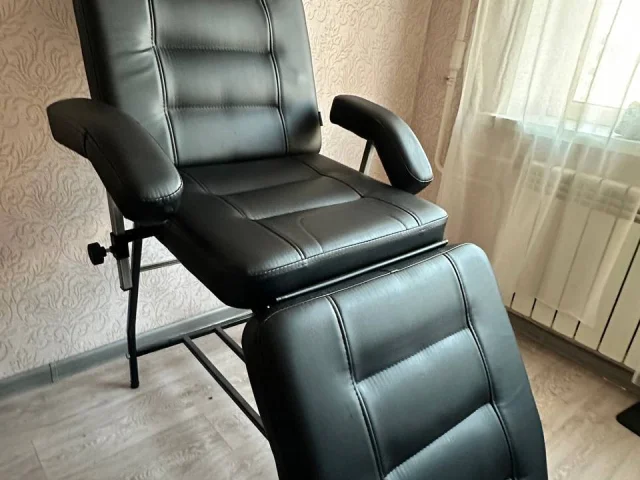 Фото: Продам кушетку ,цена 9000 руб. торг ,состояние новое ,причина продажи ,переезд