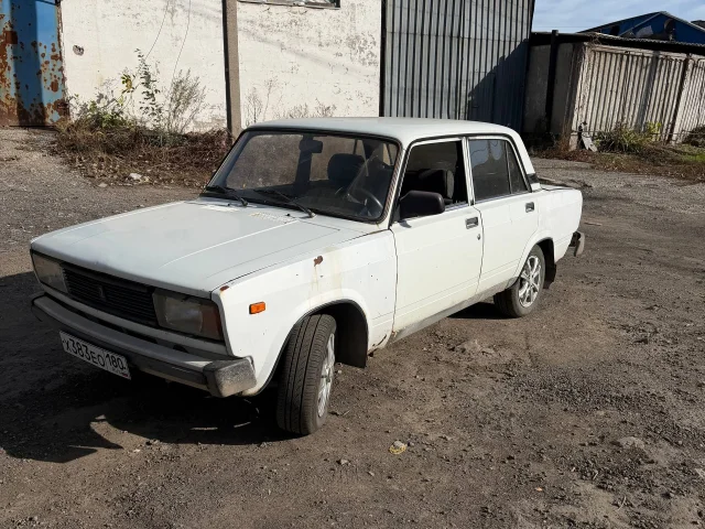 Фото: Продам 2105. В хорошем состоянии не гнилая! Ровная по документам! ПТС СТС ДКП. 100.000₽ торг