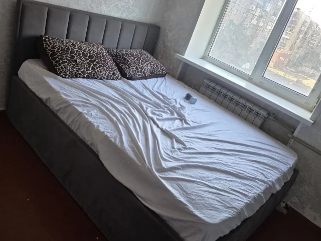 Фото: Продам кровать с матрасом 200на 170 цена 40 тыс
