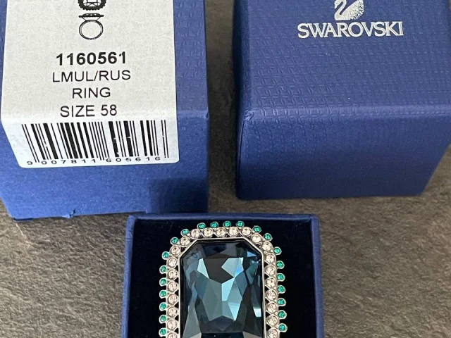 Фото: Продам украшения Swarovski - серьги и кольца , 100% оригинал, в коробке и сертификатом - книжечкой