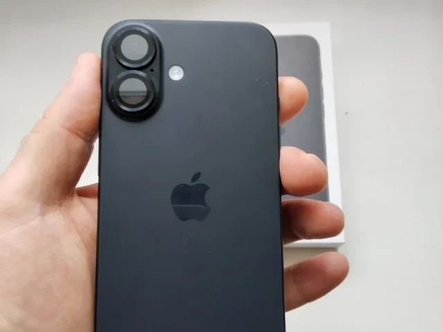 Фото: Продаю свой iPhone 16 128Gb в идеальном состоянии, как новый! 🤩 В комплекте телефон, коробка, документы и чехол. Аккумул