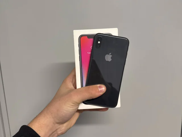Фото: iPhone X 64 100%