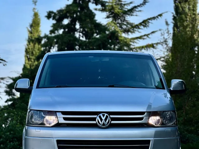 Фото: Volkswagen Caravelle 2010г