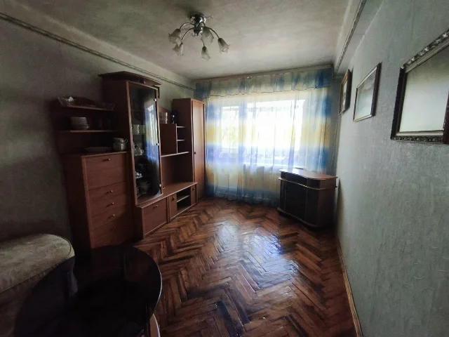Фото: Сдам 2-ком. кв-ру, пр. Ленина 130, 2/5, р-он маг. Солнечный, не угловая. Вся необходимая мебель и техника, хорошее жилое