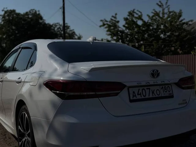 Фото: Toyota Camry Hybrid 70 кузов — 2017 год