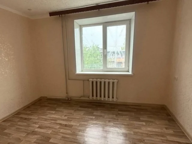 Фото: Продам 3 ком. кв-ру, ул. Зенитная 15, 5/9. Общая площадь-64 м.кв., комнаты раздельные, окна и балкон пластик, санузел со