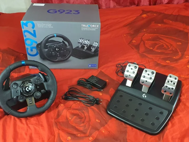 Фото: Продам игровой руль Logitech G923 с педалями и МКПП (также могу без неё, цена соответственно будет ниже)