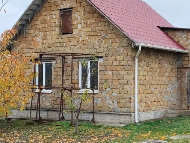 Фото: Продам участок 30 соток в Мелитопольском округе в селе Терпенье, первая улица со стороны города 20 мин езды,с недостроен